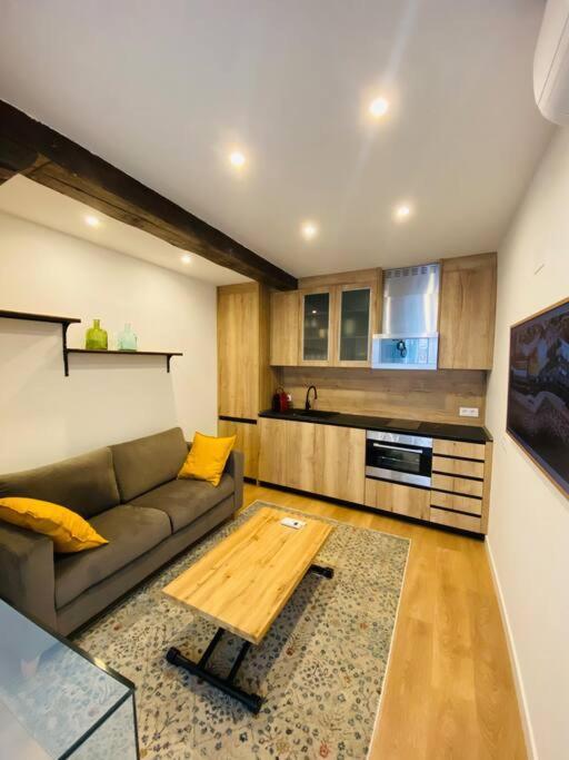 Spectacular Apartment Atocha-Soler Madrid Buitenkant foto